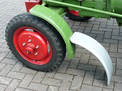 Kotfl�gel Traktor